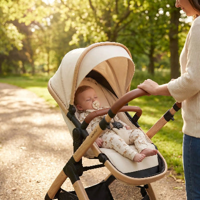 Promenade maman bebe avec attache tetine en bois