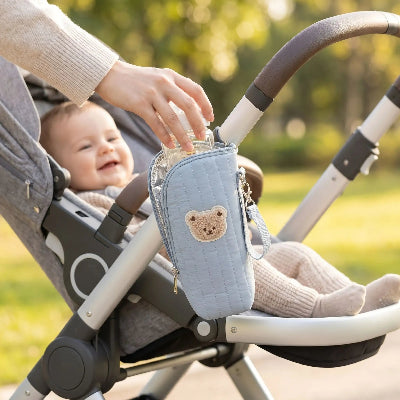 Bebe maman heureux d avoir porte biberon thermique