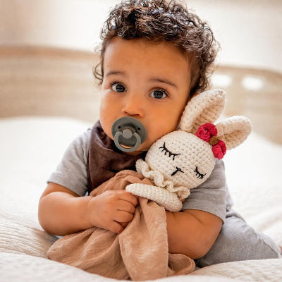 Doudou bebe compagnon fidel