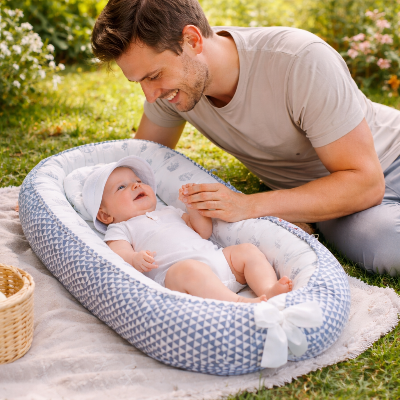 Nid d ange bebe Moment tendre avec papa