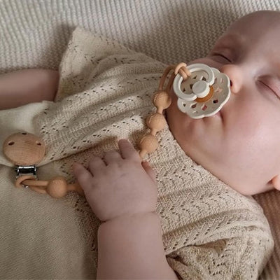 Attache tetine silicone bébé dort