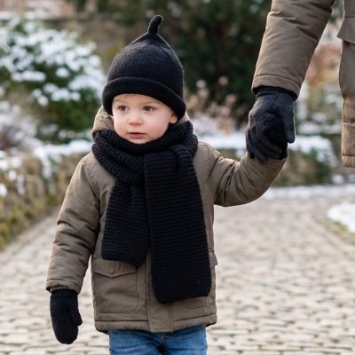 Bonnet bebe garçon en promenade avec papa