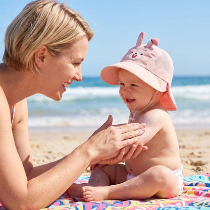 Chapeau bebe anti uv protege sur la plage
