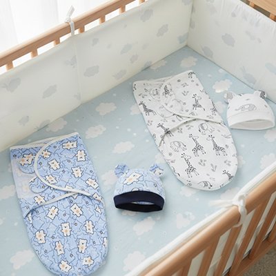 Couverture emmaillotage lot avec bonnet