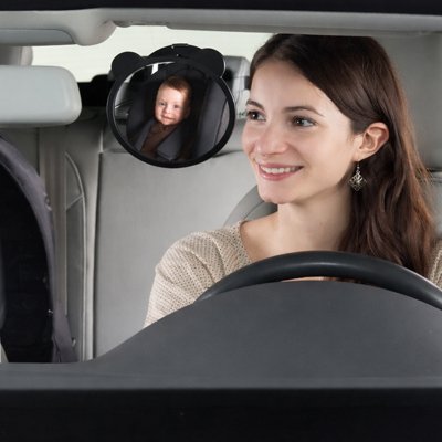 Miroir-voiture-pour-bebe-garçon-rassuré
