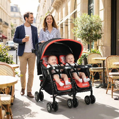 papa maman se promene avec jumeaux dans poussette jumeaux