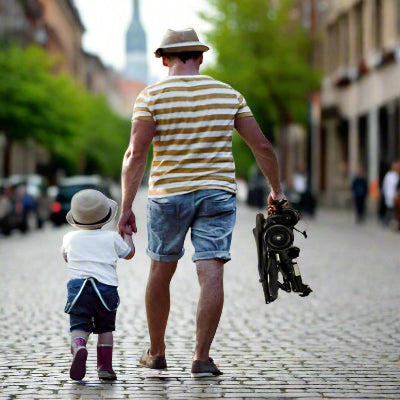 poussette papa marche avec bebe