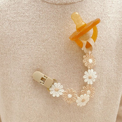 Voyager en securité avec Attache tetine 